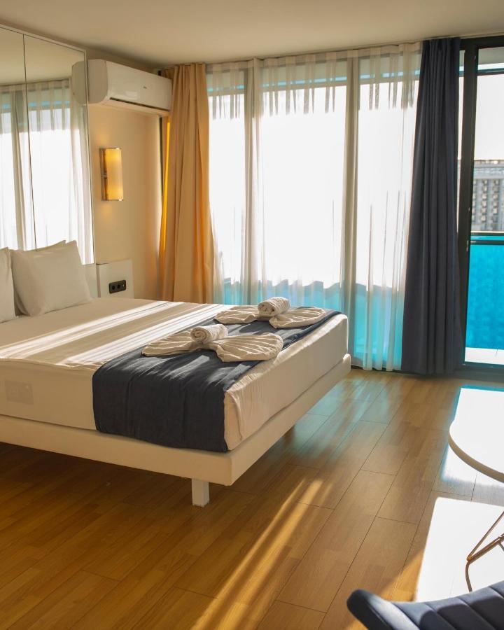 Orbi City Aparthotel Black Sea View Batumi Exterior foto
