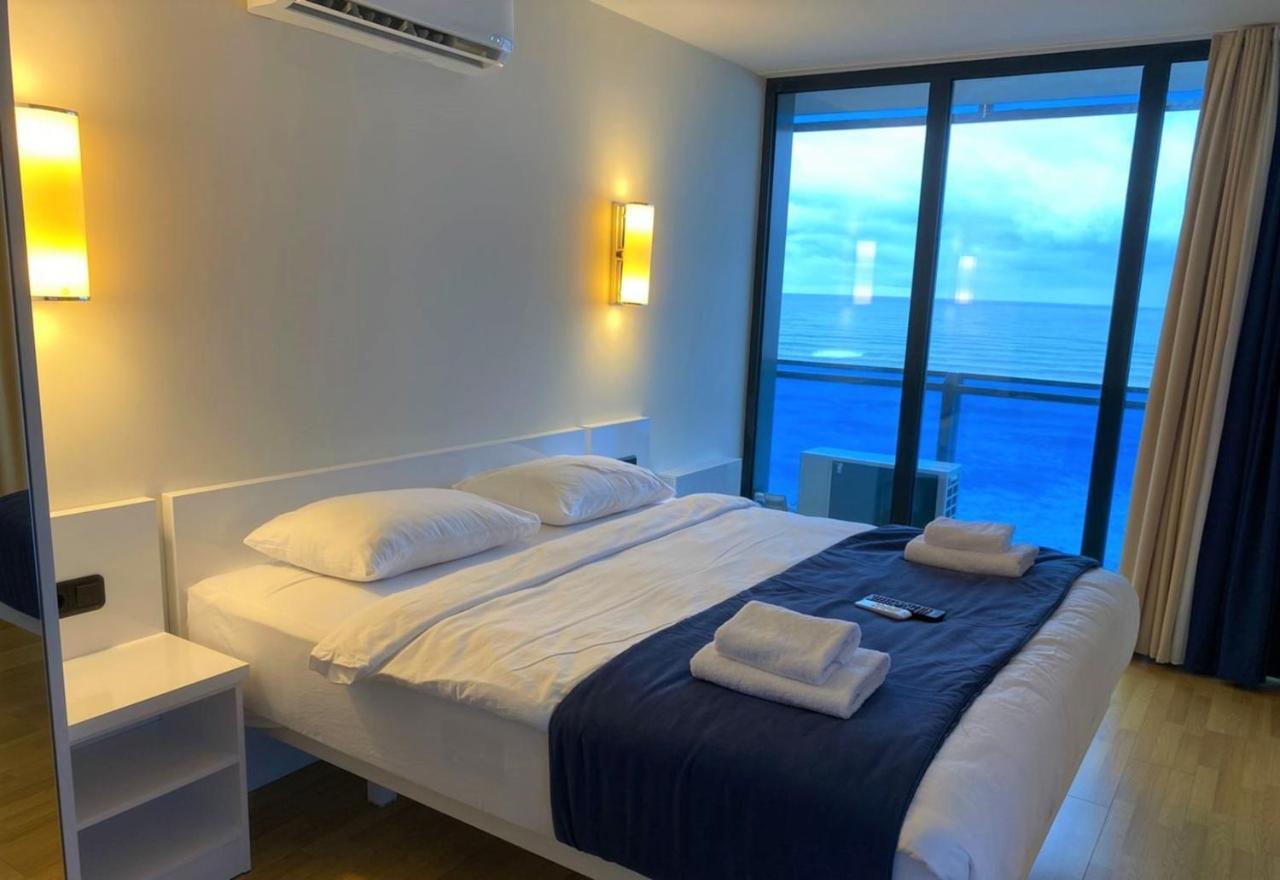 Orbi City Aparthotel Black Sea View Batumi Exterior foto